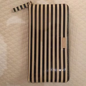 Kate Spade zip around wallet